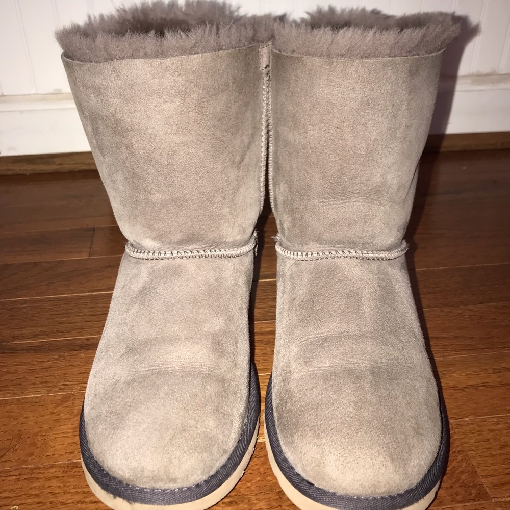 🆕 UGG Australia Bailey Bow Boots Women’s US Sz 6